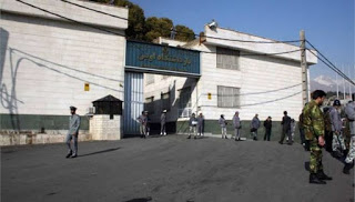 Δικαστής στο Ιράν υποχρεώνει τους φυλακισμένους να διαβάζουν αντί να επιβάλλει ποινές - Φωτογραφία 1