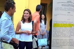 ΑΠΑΡΑΔΕΚΤΟ: Απειλούν να διώξουν παιδάκι από το σχολείο Χιλλ λόγω της συζύγου Τσίπρα [photos]