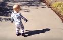 ΞΕΚΑΡΔΙΣΤΙΚΟ: Μωρά που φοβούνται... την σκιά τους (Video)
