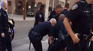 Βίντεο ΣΟΚ: 9 αστυνομικοί εναντίον ενός 16χρονου επειδή αρνήθηκε να περαπατήσει στο πεζοδρόμιο [video] - Φωτογραφία 1