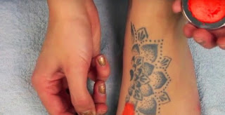 Πώς να καλύψετε ένα ανεπιθύμητο τατουάζ μέσα σε λίγα λεπτά [video] - Φωτογραφία 1
