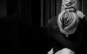 Κατάθλιψη: Αυτά είναι τα επικίνδυνα συμπτώματά της