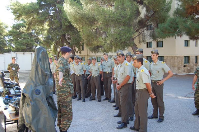 Eπίσκεψη Ευελπίδων στη Σχολή Διαβιβάσεων και στον Ειδικό Διακλαδικό Λόχο Πυρηνικής/Βιολογικής/Χημικής Άμυνας - Φωτογραφία 7