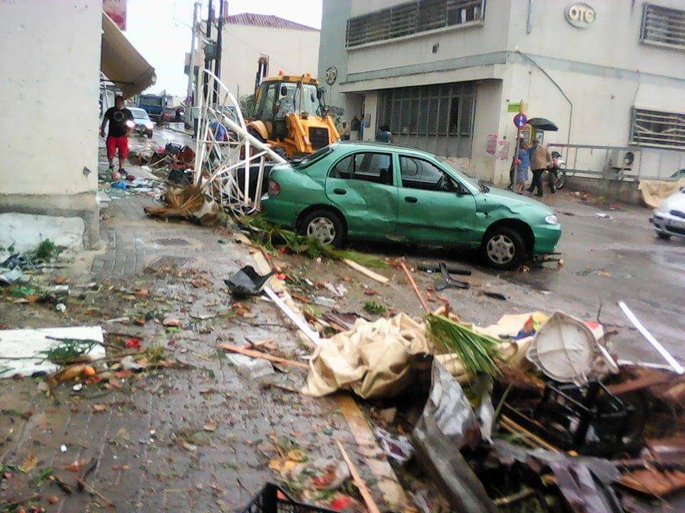 Εικόνες αποκάλυψης σε Λακωνία και Μεσσηνία: Ο ανεμοστρόβιλος τα πήρε και τα σήκωσε όλα [photos] - Φωτογραφία 2