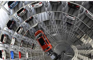 Στα τάρταρα η μετοχή της Volkswagen λόγω του σκανδάλου - Φωτογραφία 1