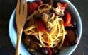 Η συνταγή της ημέρας: Μακαρονάδα με μελιτζάνες και πιπεριές