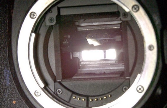 Τι συμβαίνει στο εσωτερικό μιας φωτογραφικής μηχανής τη στιγμή της φωτογράφησης; [Video] - Φωτογραφία 1