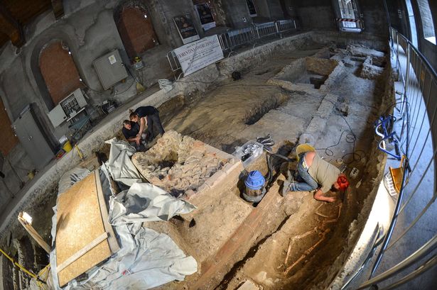 ΑΝΑΚΑΛΥΨΗ που συγκλονίζει: Βρέθηκε ο τάφος της Μόνα Λίζα στη Φλωρεντία [photo] - Φωτογραφία 2