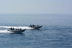Και τα ''βατράχια '' του Λιμενικού σε επίδειξη επέμβασης σε εμπορικό πλοίο σε ξένους προσκεκλημένους