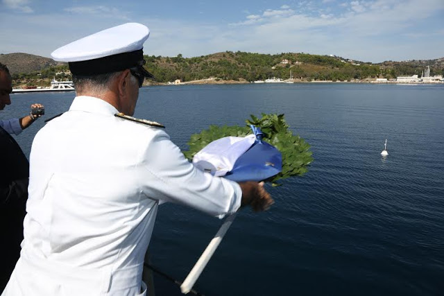 Παρουσία ΥΕΘΑ Πάνου Καμμένου στις εκδηλώσεις για την 72η Επέτειο βύθισης του Α/Τ Β. Όλγα και στα αποκαλυπτήρια της προτομής του ήρωα Αντιναύαρχου Χ. Καραθανάση ΠΝ στη Λέρο - Φωτογραφία 11