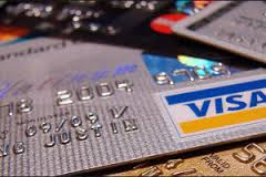 Ψαλίδι έως και 50% στις κόκκινες πιστωτικές κάρτες - Οι όροι ανά Τράπεζα - Φωτογραφία 1