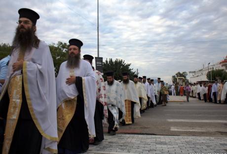 Πάτρα: Με την καθιερωμένη λιτανεία κορυφώθηκαν οι εκδηλώσεις για την επανακομιδή της Κάρας του Απ. Ανδρέα - Δείτε φωτο - Φωτογραφία 2