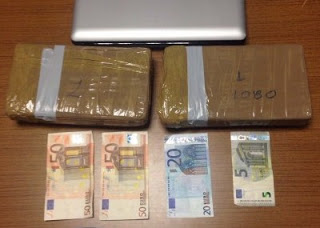 Συνελήφθη διακινητής κοκαΐνης στη Γλυφάδα - Κατασχέθηκαν δύο κιλά - Φωτογραφία 1