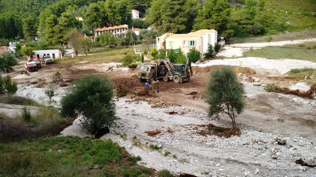 Συνδρομή Στρατού Ξηράς για την Αντιμετώπιση των Φυσικών Καταστροφών στη νήσο Σκόπελο - Φωτογραφία 3