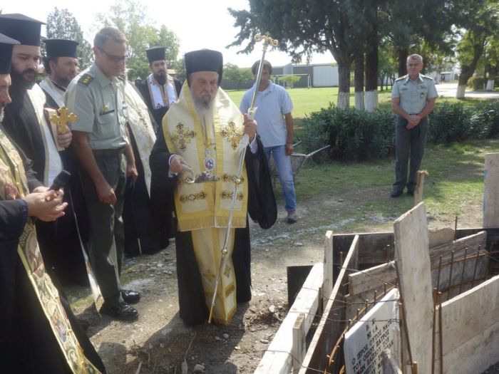 Θεμελίωση Ναού του Αγίου Παϊσίου σε στρατόπεδο της Λάρισας - Φωτογραφία 8