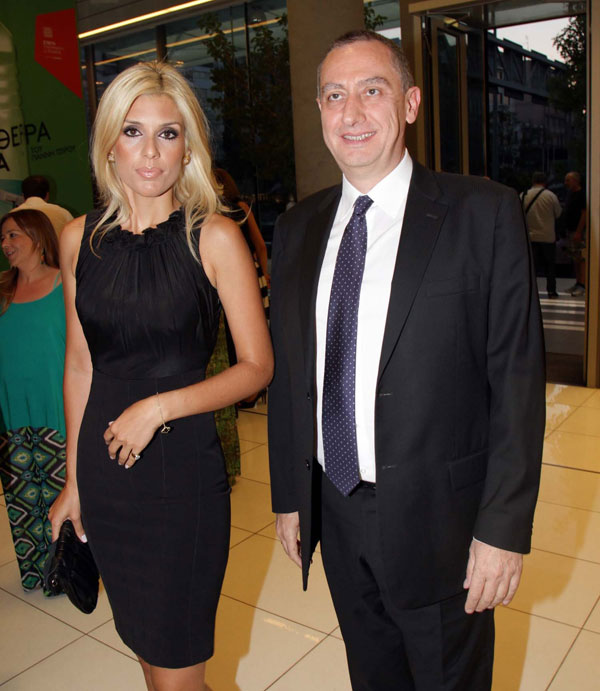 Οι ωραιότερες σύζυγοι πολιτικών στην Ελλάδα - Την πέμπτη θα την ερωτευτείτε και εσείς... [photos] - Φωτογραφία 14