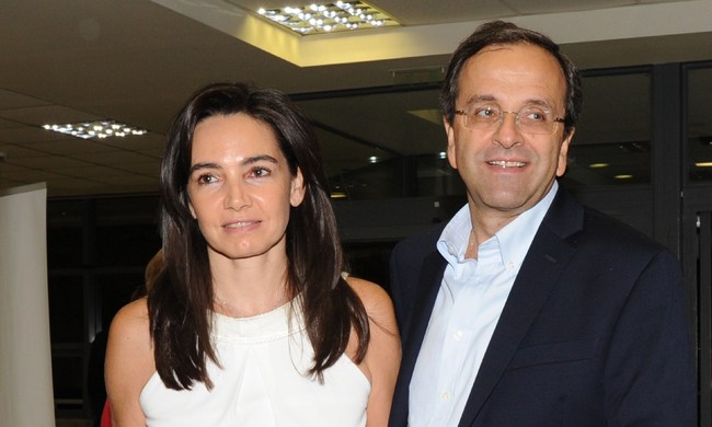 Οι ωραιότερες σύζυγοι πολιτικών στην Ελλάδα - Την πέμπτη θα την ερωτευτείτε και εσείς... [photos] - Φωτογραφία 20