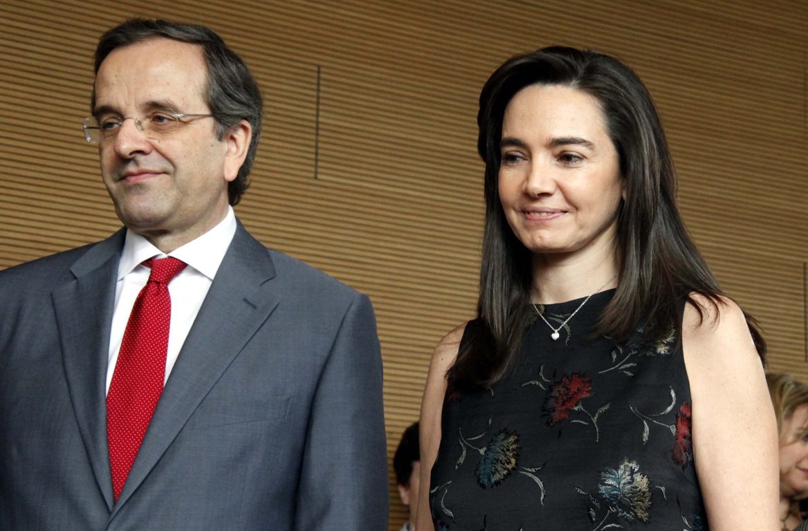 Οι ωραιότερες σύζυγοι πολιτικών στην Ελλάδα - Την πέμπτη θα την ερωτευτείτε και εσείς... [photos] - Φωτογραφία 21