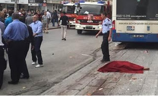 Ανείπωτη τραγωδία: Λεωφορείο έπεσε πάνω σε στάση... Έντεκα νεκροί [photos] - Φωτογραφία 1