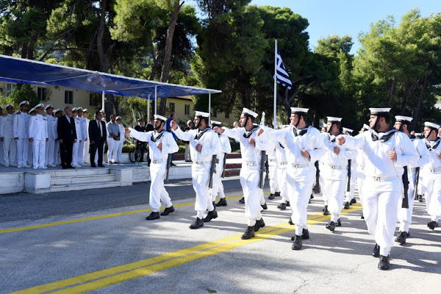 Παρουσία ΑΝΥΕΘΑ Δημήτρη Βίτσα στην τελετή ορκομωσίας ναυτών Ε' Εσσο 2015 - Φωτογραφία 5