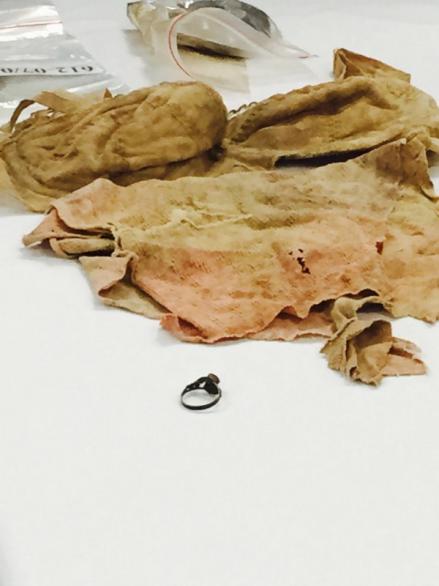 Συγκλονιστικό! Βρέθηκαν τα οστά του μικρότερου αγνοούμενου της Κύπρου - Η πιπίλα του βρέφους και η τύχη της οικογένειάς του - Φωτογραφία 2