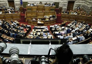 Πώς θα καθίσουν τα κόμματα στη νέα Βουλή - Ποια θέση θα δοθεί στον Λεβέντη - Φωτογραφία 1