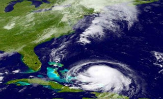 Οι ΗΠΑ προετοιμάζονται για ισχυρό τυφώνα: Ο Χοακίν πλησιάζει την Ανατολική Ακτή - Φωτογραφία 1