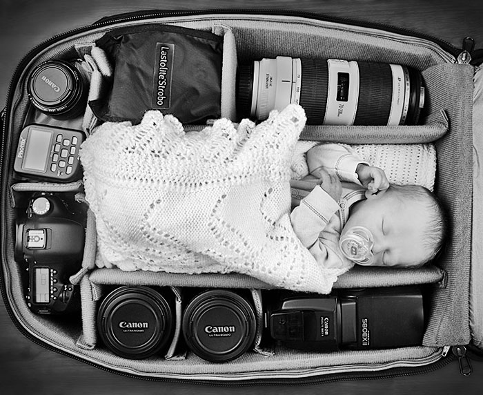 Μωρά φωτογραφίζονται να κοιμούνται μέσα σε τσάντες φωτογραφικών μηχανών! [photos] - Φωτογραφία 4