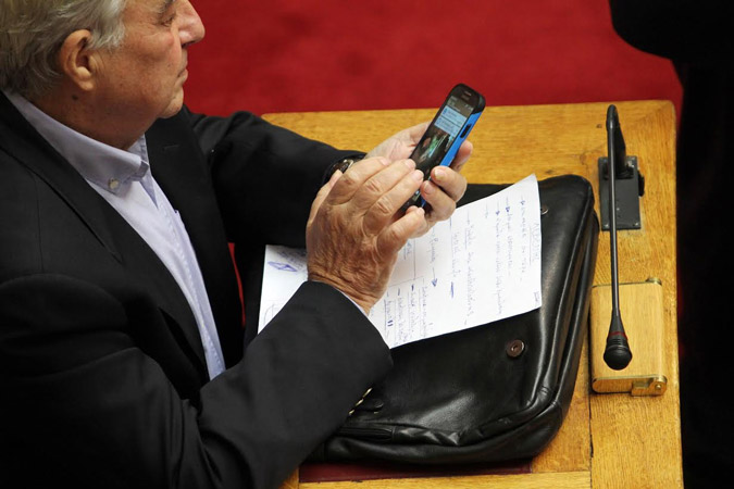 Τι αποκάλυψε το σκονάκι του Αλέκου Φλαμπουράρη για... συνεργασία με τον Βασίλη Λεβέντη - Φωτογραφία 2