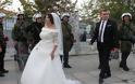 Θεσσαλονίκη: Σάλος στο Facebook με τις φωτογραφίες του νιόπαντρου ζευγαριού στο πιο... ακατάλληλο μέρος - Φωτογραφία 2