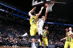 Double-Double ΚΟΝΤΡΑ ΣΤΟΥΣ ΝΕΤΣ Ο... ΣΛΟΥΚΑΣ! (PHOTOS & VIDEOS)