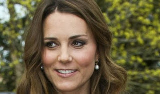 Αυτές είναι οι φωτογραφίες που θα εξοργίσουν την Kate Middleton και το Παλάτι... [photos] - Φωτογραφία 1