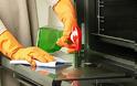 Πώς θα καθαρίσετε τον φούρνο αποτελεσματικά και... οικολογικά - Φωτογραφία 1