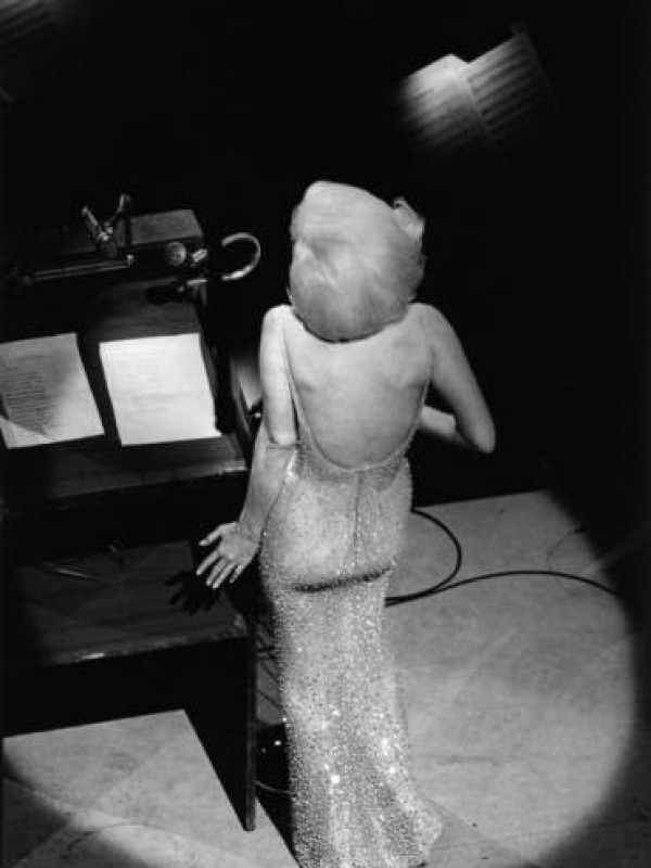 Μέριλιν Μονρό: Η ιστορική φωτογραφία του 1962 που καθήλωσε τον πλανήτη [photos] - Φωτογραφία 2