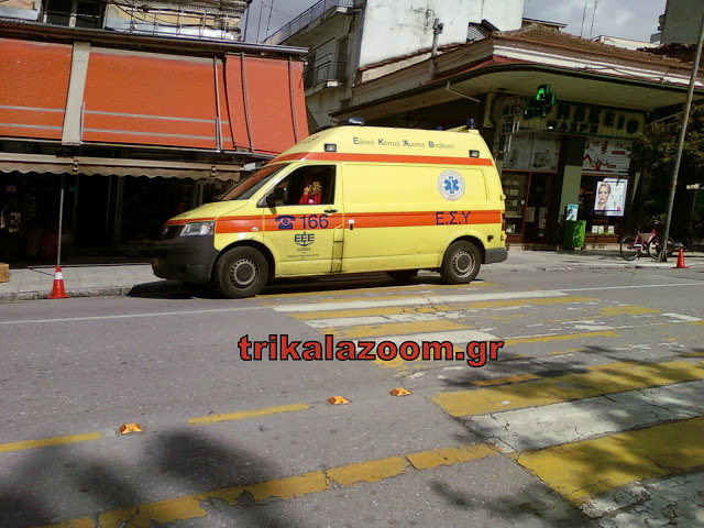 Επαγγελματίας οδηγός του ασθενοφόρου του ΕΚΑΒ παρκάρει στη διάβαση πεζών στα Τρίκαλα - Φωτογραφία 4