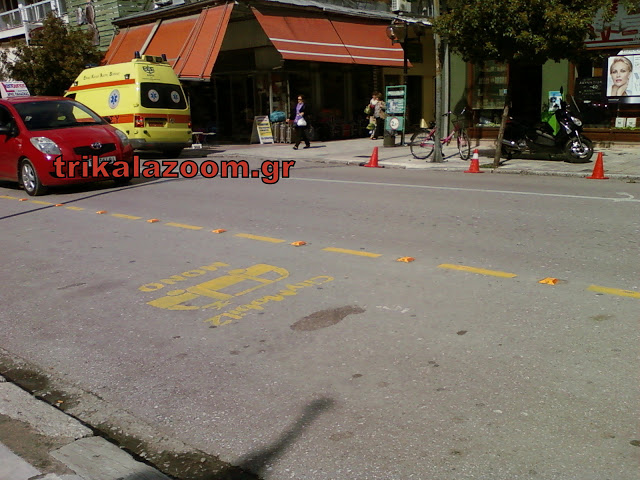 Επαγγελματίας οδηγός του ασθενοφόρου του ΕΚΑΒ παρκάρει στη διάβαση πεζών στα Τρίκαλα - Φωτογραφία 5