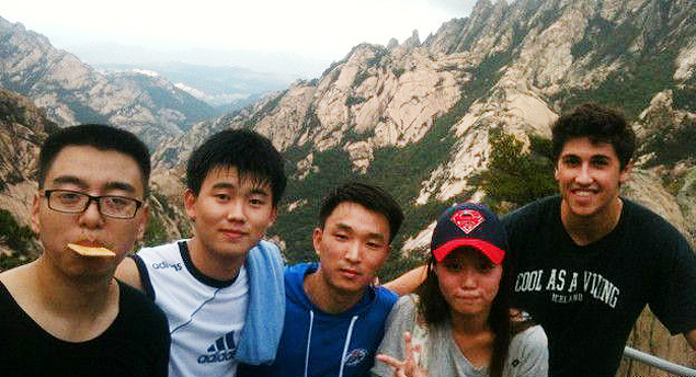 Δυτικός φοιτητής στην Βόρεια Κορέα: Σάουνα, πινγκ πονγκ και κάποιος να τον προσέχει - Φωτογραφία 2