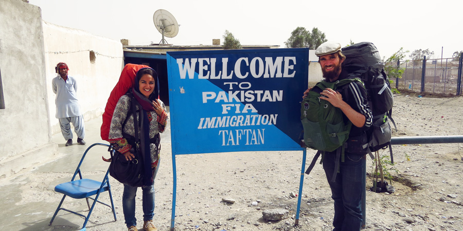 Δείτε πως κατάφερε ένα θεότρελο ζευγάρι να ταξιδέψει ως το Πακιστάν με οτοστόπ - Φωτογραφία 2