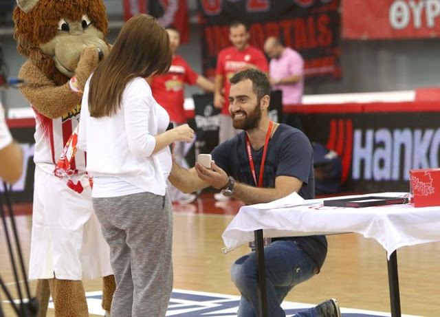 ΠΡΩΤΟΤΥΠΗ... ΠΡΟΤΑΣΗ ΓΑΜΟΥ ΣΤΟ ΣΕΦ! (PHOTOS) - Φωτογραφία 3