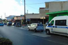 Ι.Χ.Ε πήρε παραμάζωμα 4 σταθμευμένα οχήματα [photos]