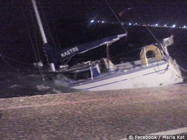 Βυθίστηκε ιστιοφόρο στο λιμάνι της Πρέβεζας [photos] - Φωτογραφία 2