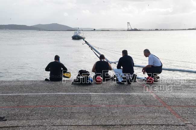 Βυθίστηκε ιστιοφόρο στο λιμάνι της Πρέβεζας [photos] - Φωτογραφία 5