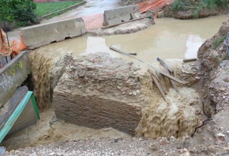 Πάτρα: Πλημμύρισαν, λόγω της παρατημένης Μίνι Περιμετρικής, οι αρχαιότητες στα Εβραιομνήματα - Φωτογραφία 1