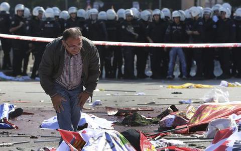 Ενας άνδρας και μια γυναίκα οι καμικάζι στο μακελειό της Αγκυρας - Φωτογραφία 5