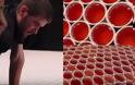 ΕΝΤΥΠΩΣΙΑΚΟ: Δείτε τι δημιούργησε ενας καλλιτέχνης με 66.000 ποτήρια νερό... [video]