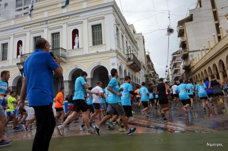 Πάτρα: Γαλάζιο ποτάμι στους δρόμους για το Run Greece - Δείτε φωτο - Φωτογραφία 11