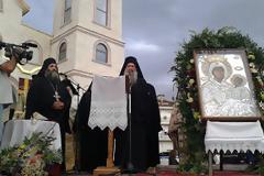 7221 - Πλήθος κόσμου στην υποδοχή της ιεράς εικόνας της Παναγίας Εσφαγμένης από την Ιερά Μονή Βατοπαιδίου (φωτογραφίες-βίντεο)