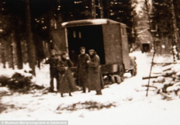 H σκοτεινή ιστορία του πρώτου στρατόπεδου θανάτου του Χίτλερ - Σε ασθενής και νοσηλευτές έκαναν πειράματα θανάτου [photos] - Φωτογραφία 14