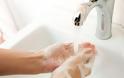 Δείτε πόσα μικρόβια υπάρχουν στα χέρια αμέσως μετά το πλύσιμο [photos]