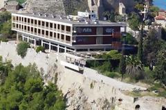 Ναυπλία: Το ελικόπτερο των Ρώσων επενδυτών, που προσγειώθηκε στο γήπεδο του Δρεπάνου - Θα μείνετε με το θέαμα... [photos]